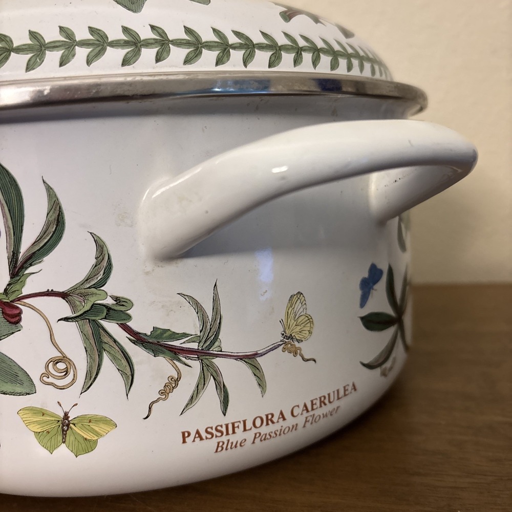 Portmeirion Botanic Garden Enameled Dutch Oven Blue Passion Flower Design Large - Picture 3 of 9